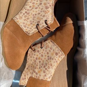 TOM’S BROWN DESERT WEDBE WOMANS BOOTIES SHOES NEW